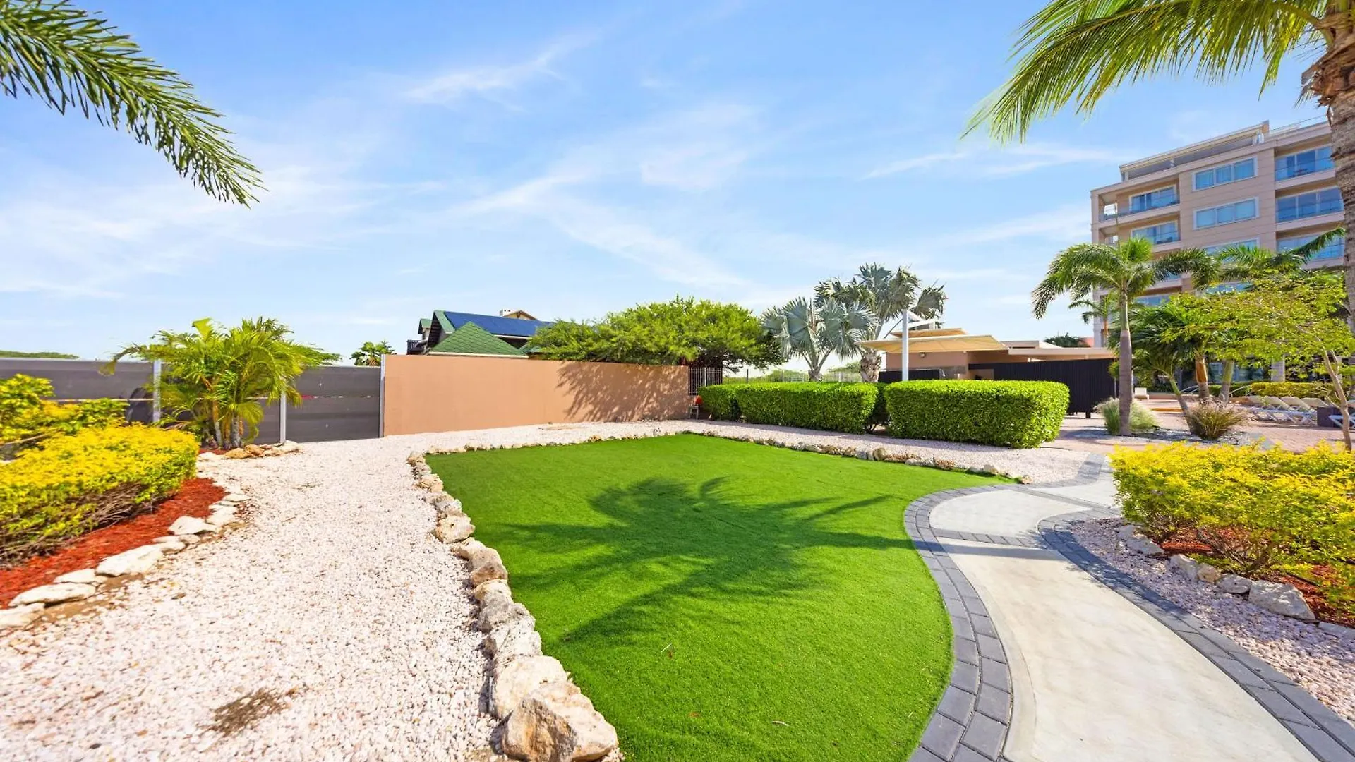 מלון דירות פאלם ביץ' Le Vent Eagle Beach Condos By Bocobay Aruba ארובה